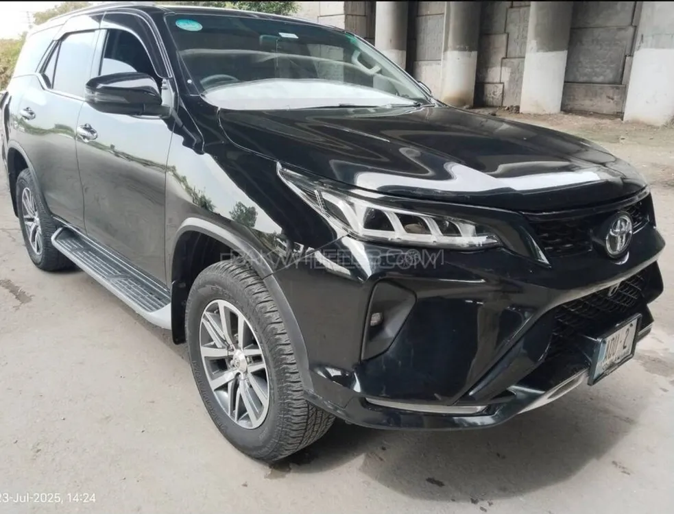 Toyota Fortuner 2020 for Sale in Lahore Image-1