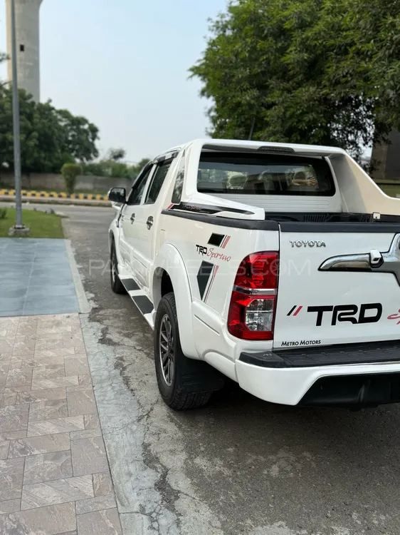 Toyota Hilux 2012 for Sale in Lahore Image-1