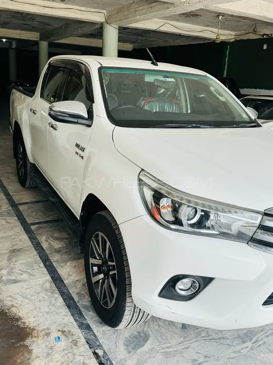 Toyota Hilux 2020 for Sale in Peshawar Image-1