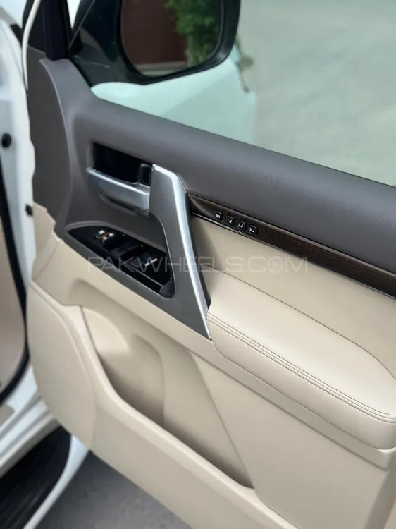 Toyota Land Cruiser 2020 for Sale in Lahore Toyota Land Cruiser 2020 for Sale in Lahore Image-7