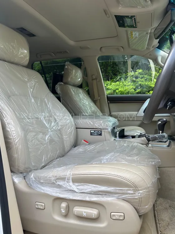 Toyota Land Cruiser 2020 for Sale in Lahore Toyota Land Cruiser 2020 for Sale in Lahore Image-12