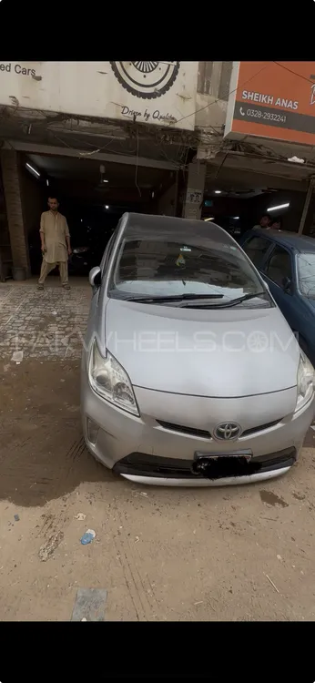 Toyota Prius 2014 for Sale in Karachi Image-1