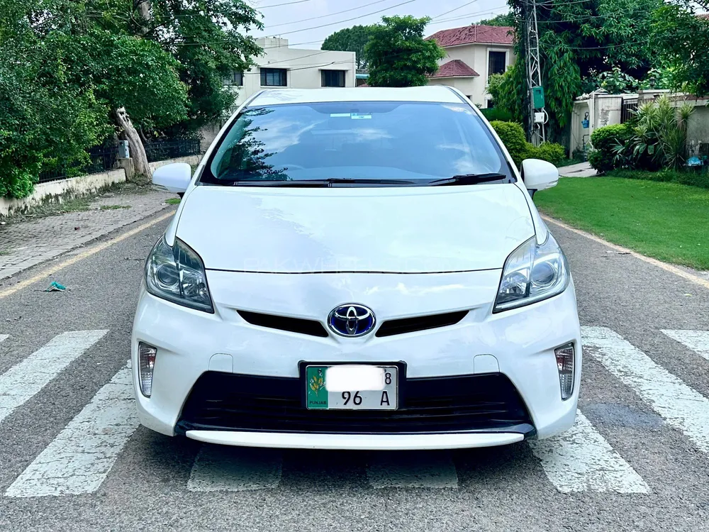 Toyota Prius 2015 for Sale in Lahore Image-1