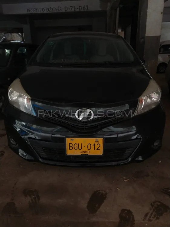 Toyota Vitz 2013 for Sale in Karachi Image-1