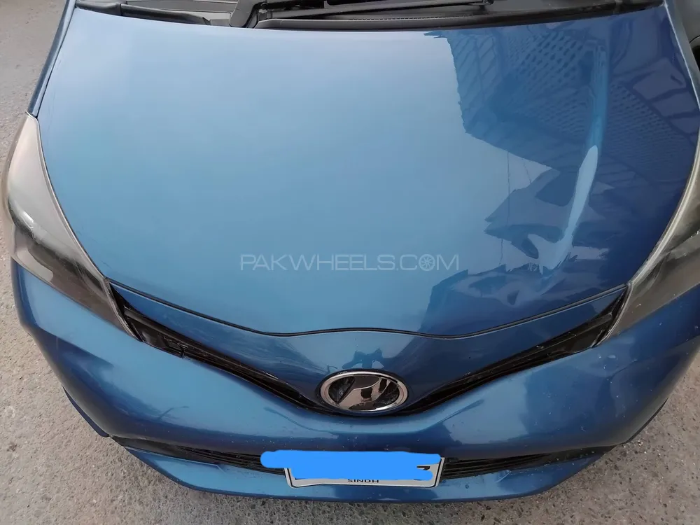 Toyota Vitz 2015 for Sale in Karachi Image-1