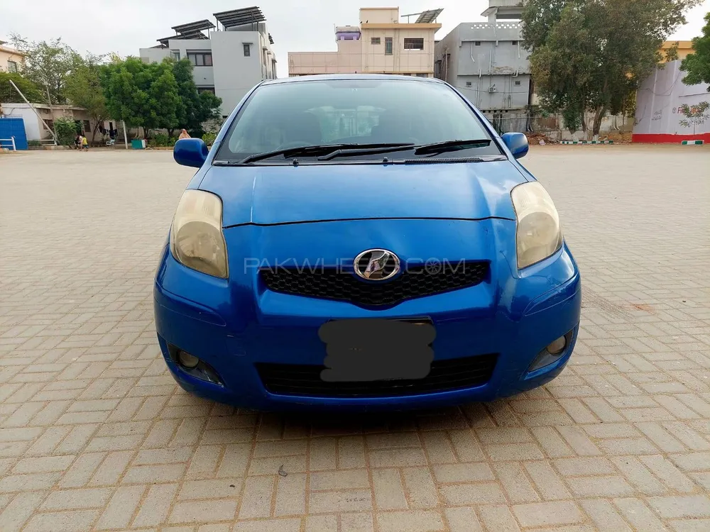 Toyota Vitz 2010 for Sale in Karachi Image-1