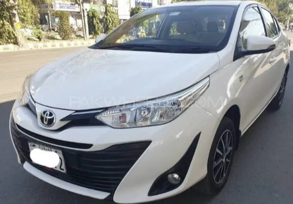 Toyota Yaris Sedan 2021 for Sale in Lahore Image-1