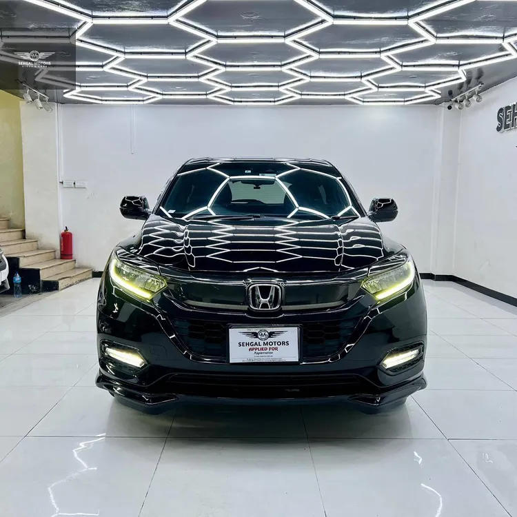 Honda Vezel 2018 for Sale in Islamabad Image-1