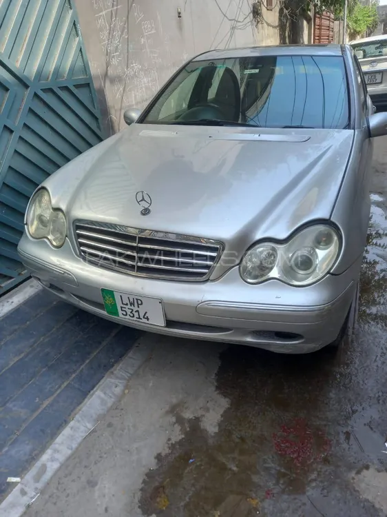 Mercedes Benz C Class 2004 for Sale in Lahore Image-1