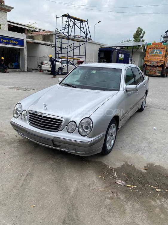 Mercedes Benz E Class 2001 for Sale in Wah cantt Image-1