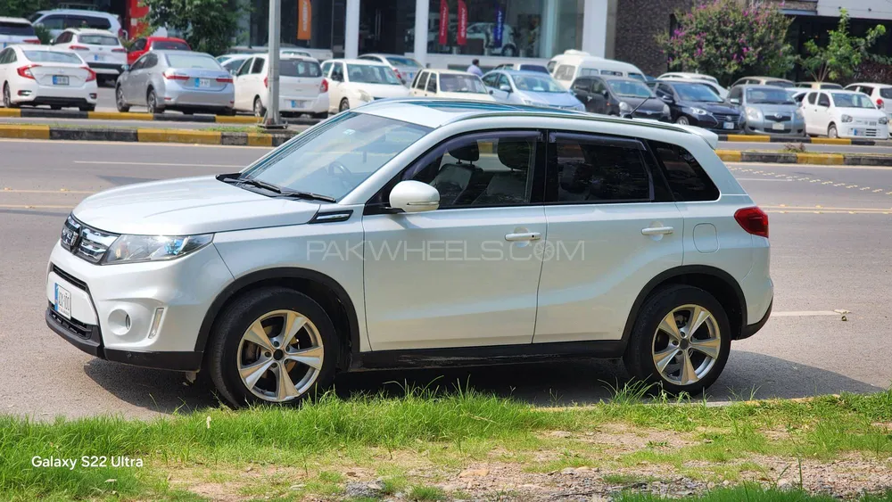 Suzuki Vitara 2017 for Sale in Islamabad Image-1