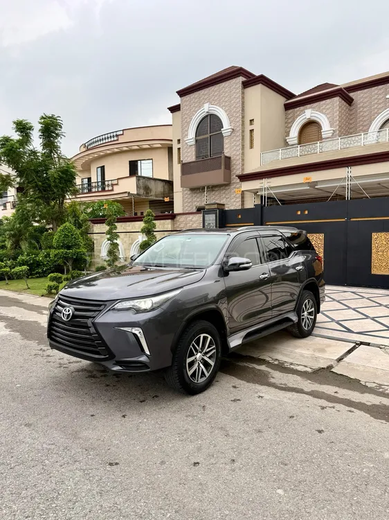 Toyota Fortuner 2017 for Sale in Gujranwala Image-1