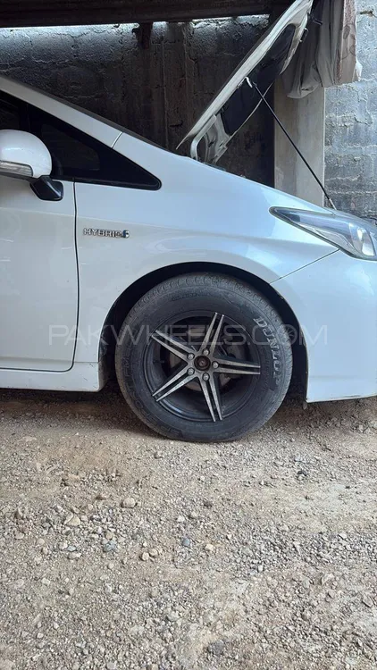 Toyota Prius 2013 for Sale in Karachi Image-1