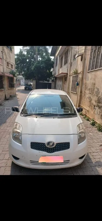 Toyota Vitz 2006 for Sale in Sialkot Image-1