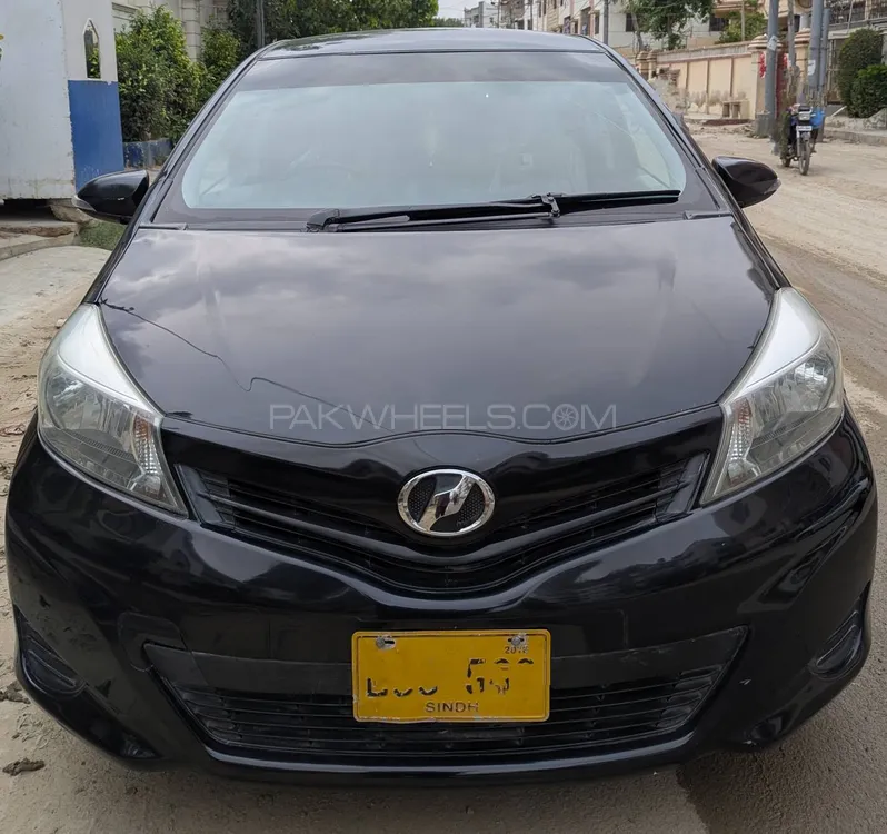 Toyota Vitz 2013 for Sale in Karachi Image-1