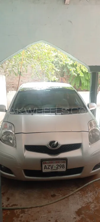 Toyota Vitz 2010 for Sale in Bannu Image-1