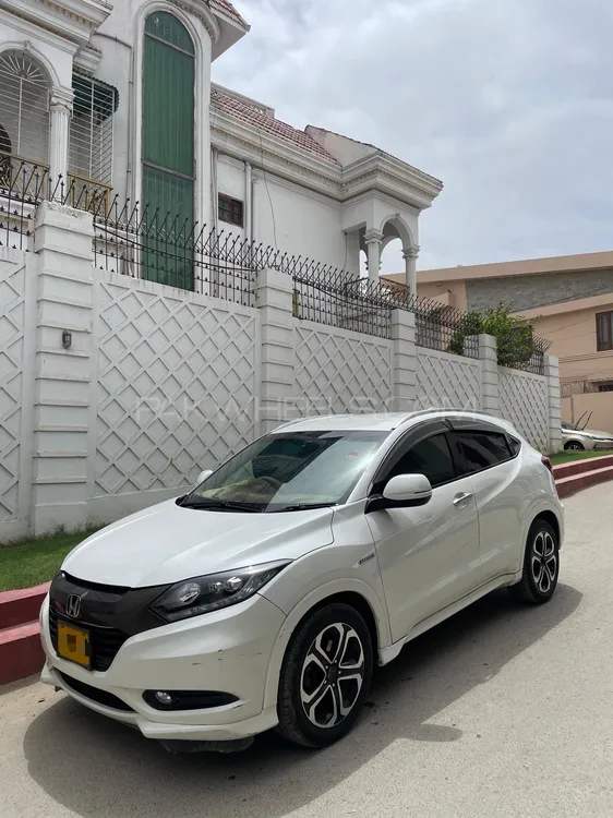 Honda Vezel 2015 for Sale in Karachi Image-1