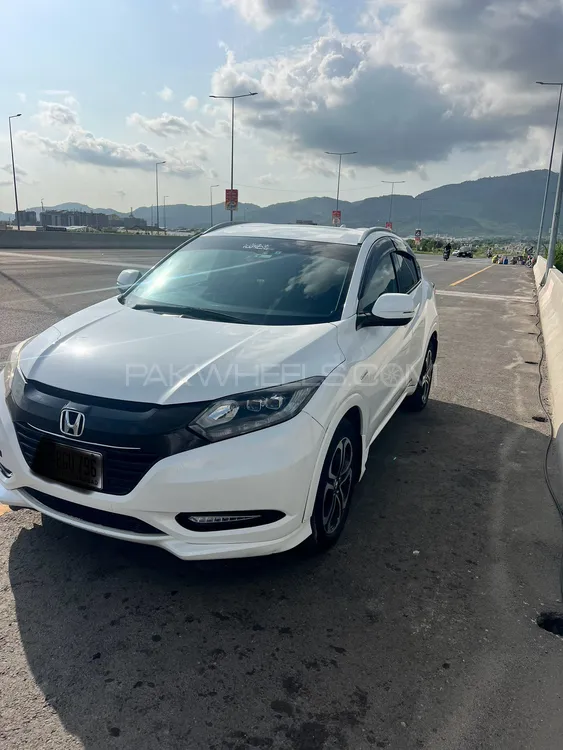 Honda Vezel 2015 for Sale in Islamabad Image-1