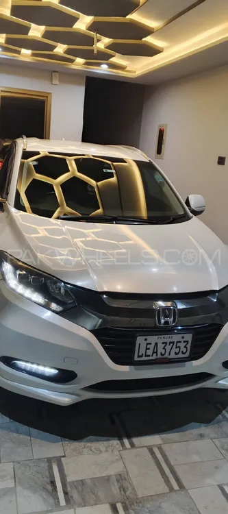 Honda Vezel 2016 for Sale in Vehari Image-1