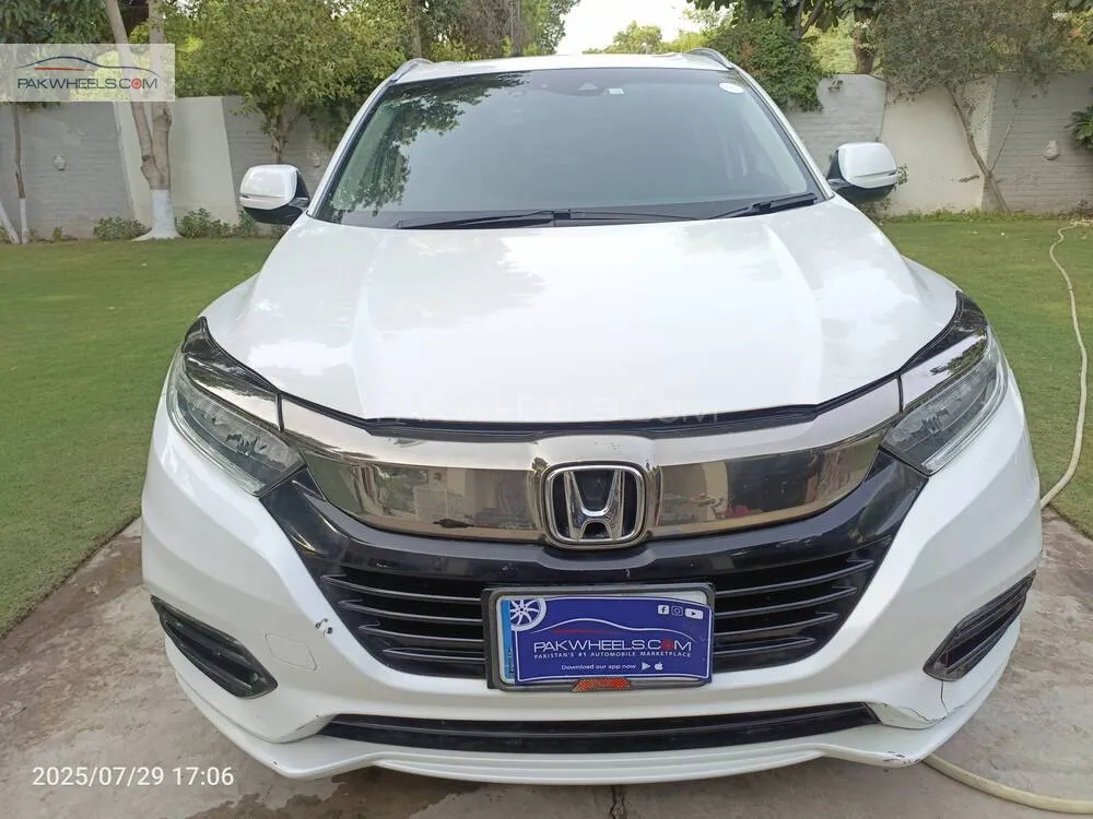 Honda Vezel 2018 for Sale in Multan Image-1