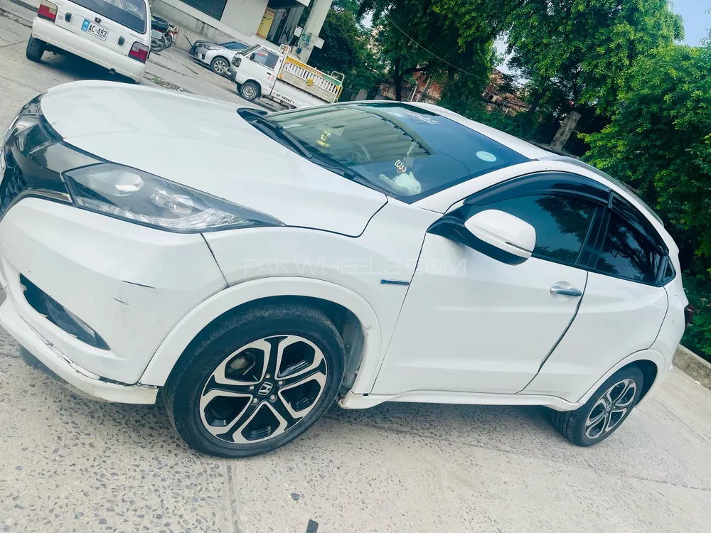 Honda Vezel 2016 for Sale in Rawalpindi Image-1