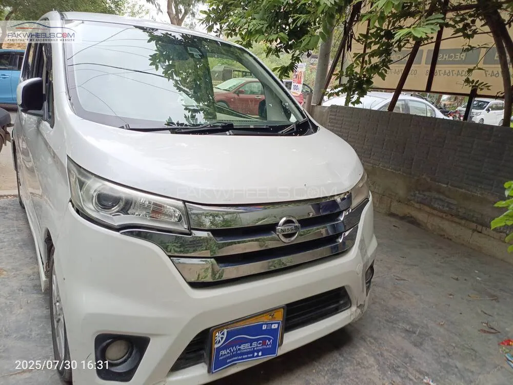 نسان ڈیز 2015 for Sale in کراچی Image-1