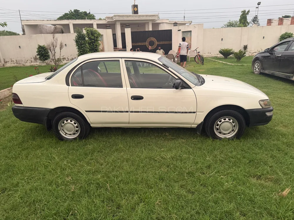 Toyota Corolla 2000 for Sale in Lala musa Image-1
