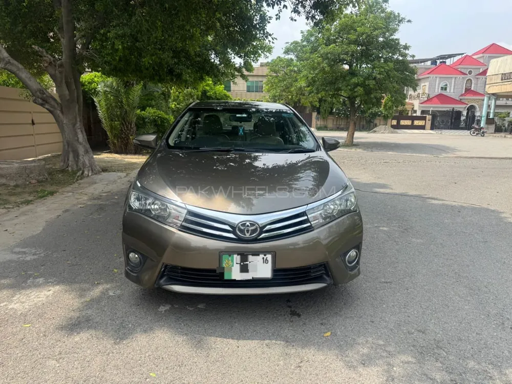 Toyota Corolla 2016 for Sale in Lahore Image-1