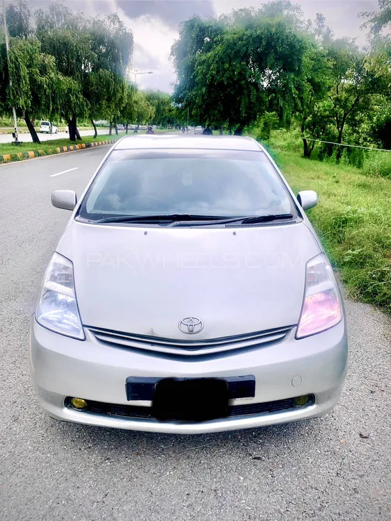 Toyota Prius 2008 for Sale in Islamabad Image-1