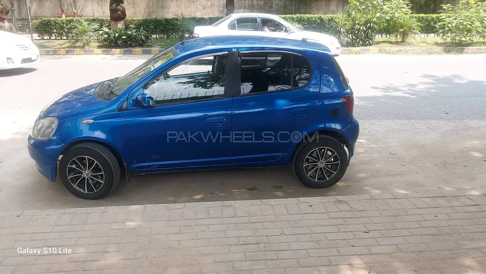 Toyota Vitz 2001 for Sale in Abbottabad Image-1