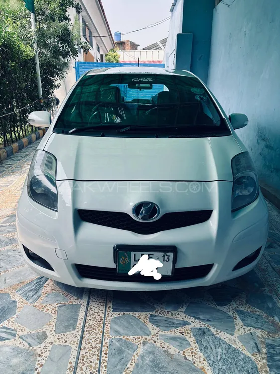 Toyota Vitz 2010 for Sale in Peshawar Image-1