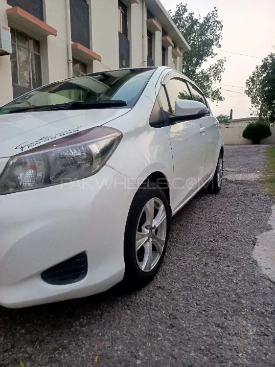 Toyota Vitz 2012 for Sale in Islamabad Image-1