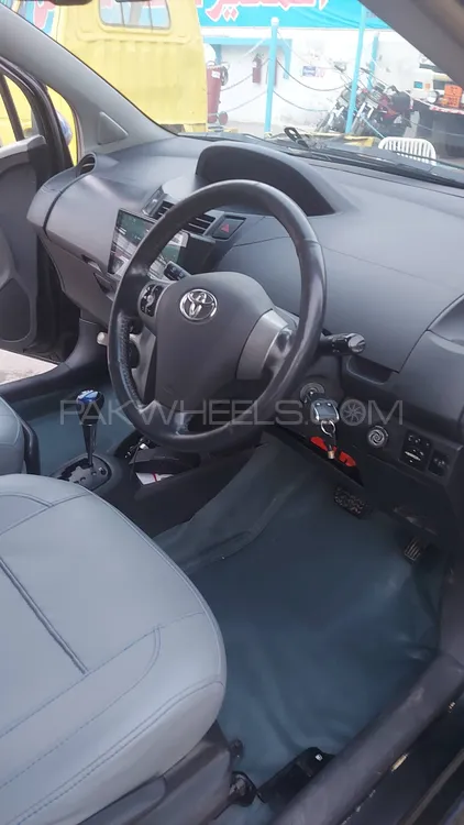 Toyota Vitz 2013 for Sale in Rahim Yar Khan Image-1