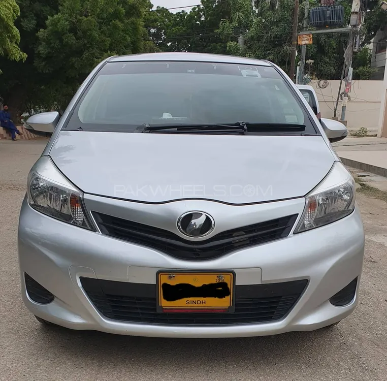 Toyota Vitz 2013 for Sale in Karachi Image-1