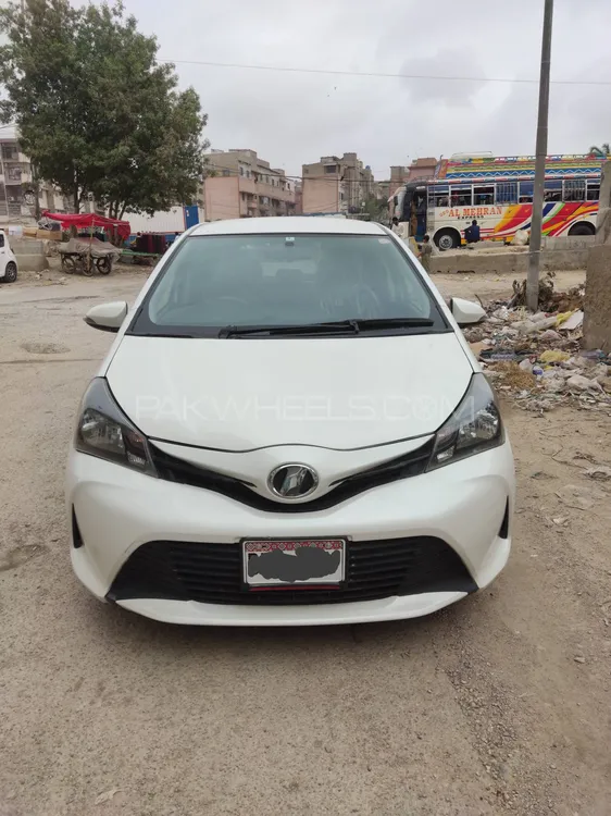 Toyota Vitz 2014 for Sale in Karachi Image-1