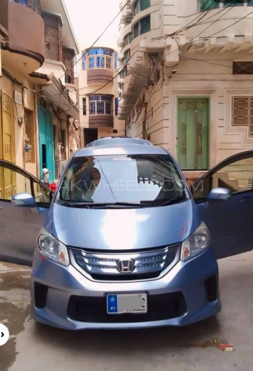 Honda Freed 2013 for Sale in Peshawar Image-1