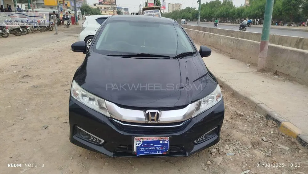 Honda Grace Hybrid 2015 for Sale in Karachi Image-1