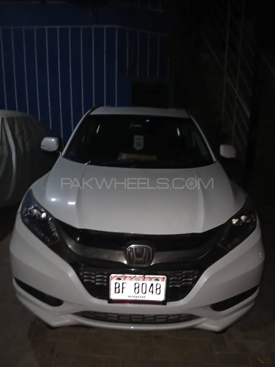 Honda Vezel 2015 for Sale in Karachi Image-1