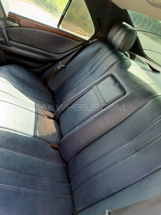 Mercedes Benz E Class 1996 for Sale in Attock Image-1