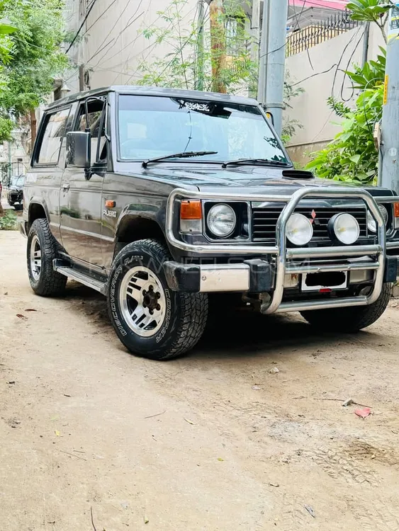 Mitsubishi Pajero 1985 for Sale in Karachi Image-1