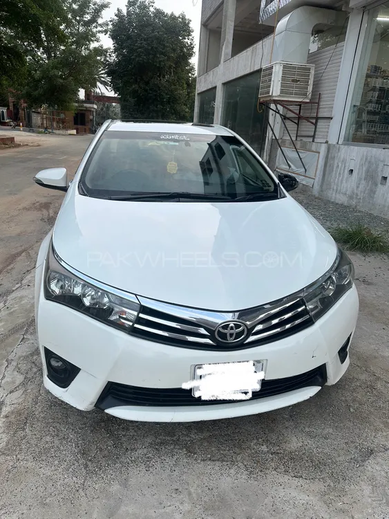 Toyota Corolla 2015 for Sale in Faisalabad Image-1