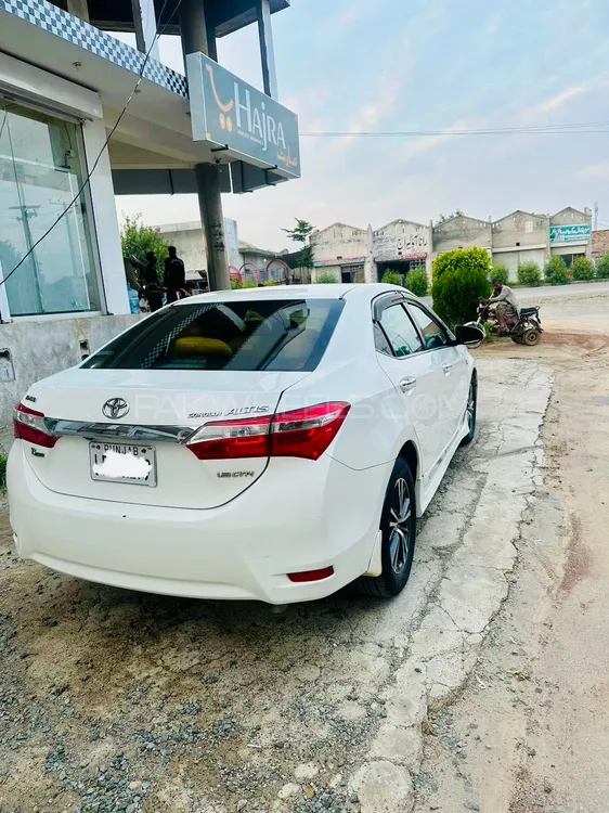 Toyota Corolla 2015 for Sale in Faisalabad Image-1
