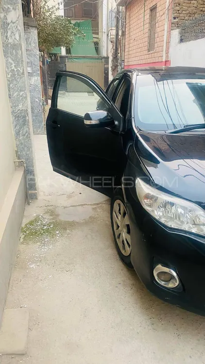Toyota Corolla 2013 for Sale in Peshawar Image-1