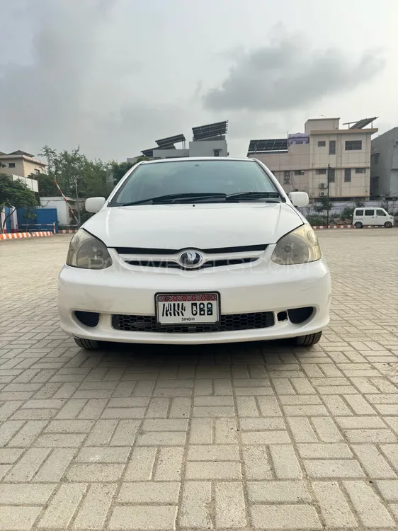 Toyota Platz 2003 for Sale in Karachi Image-1