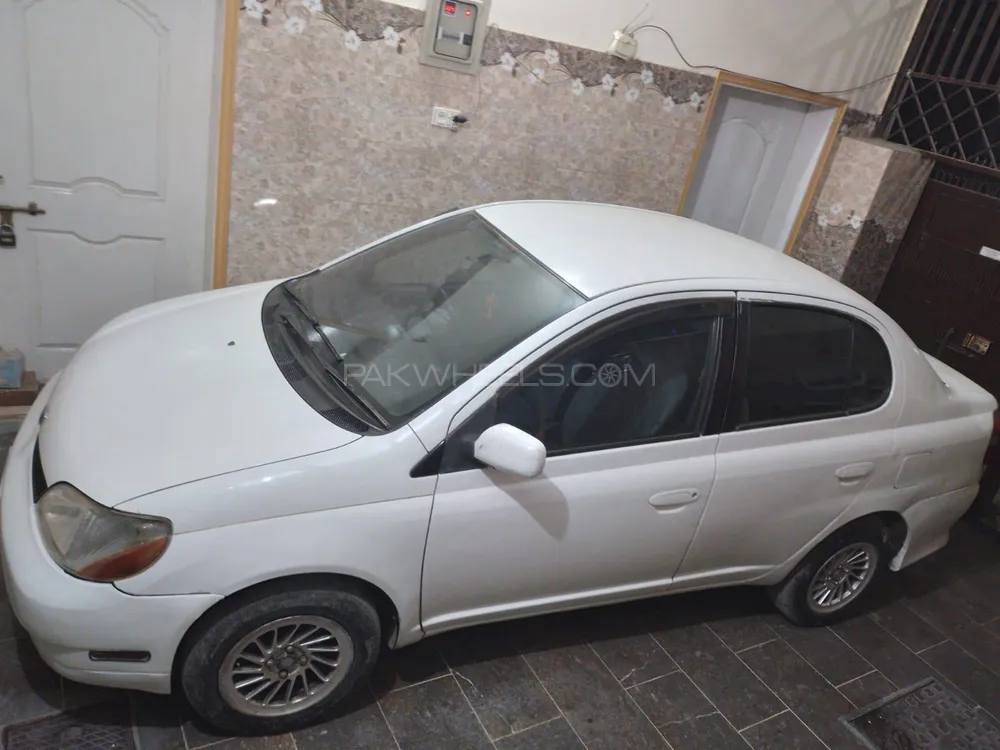 Toyota Platz 2002 for Sale in Rawalpindi Image-1