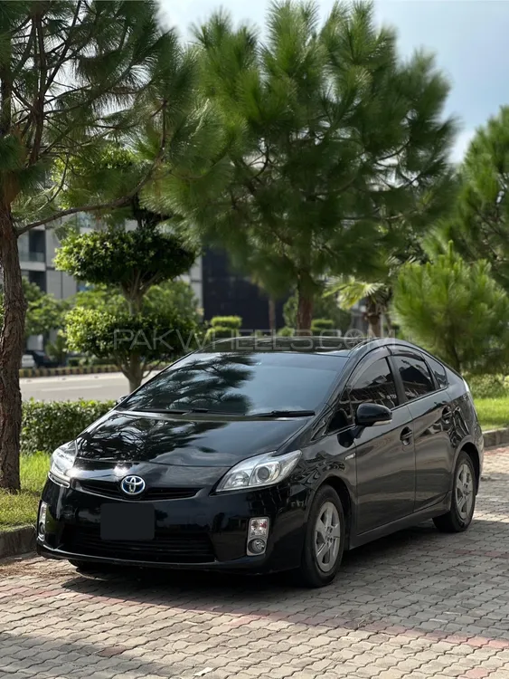 Toyota Prius 2011 for Sale in Islamabad Image-1