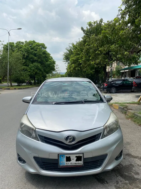 Toyota Vitz 2013 for Sale in Islamabad Image-1