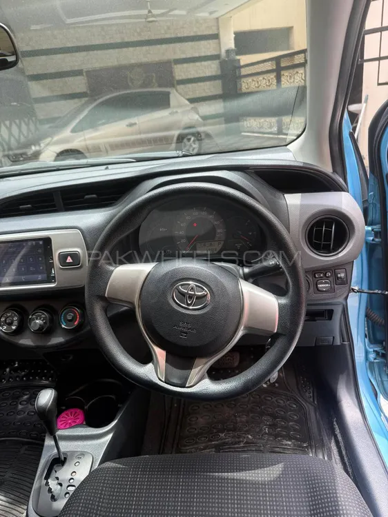 Toyota Vitz 2015 for Sale in Lahore Image-1