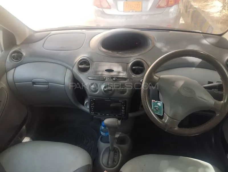Toyota Vitz 2000 for Sale in Quetta Image-1