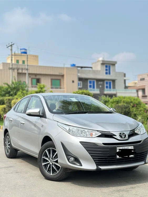 Toyota Yaris Sedan 2021 for Sale in Lahore Image-1